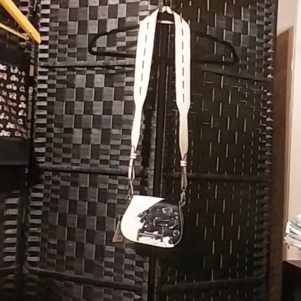 SHOULDER BAG